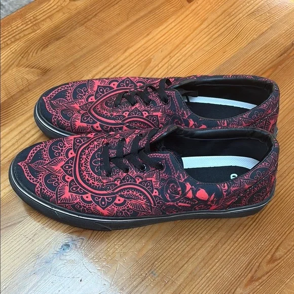 Raad Black and Red lace up Loafers with Swirling Design